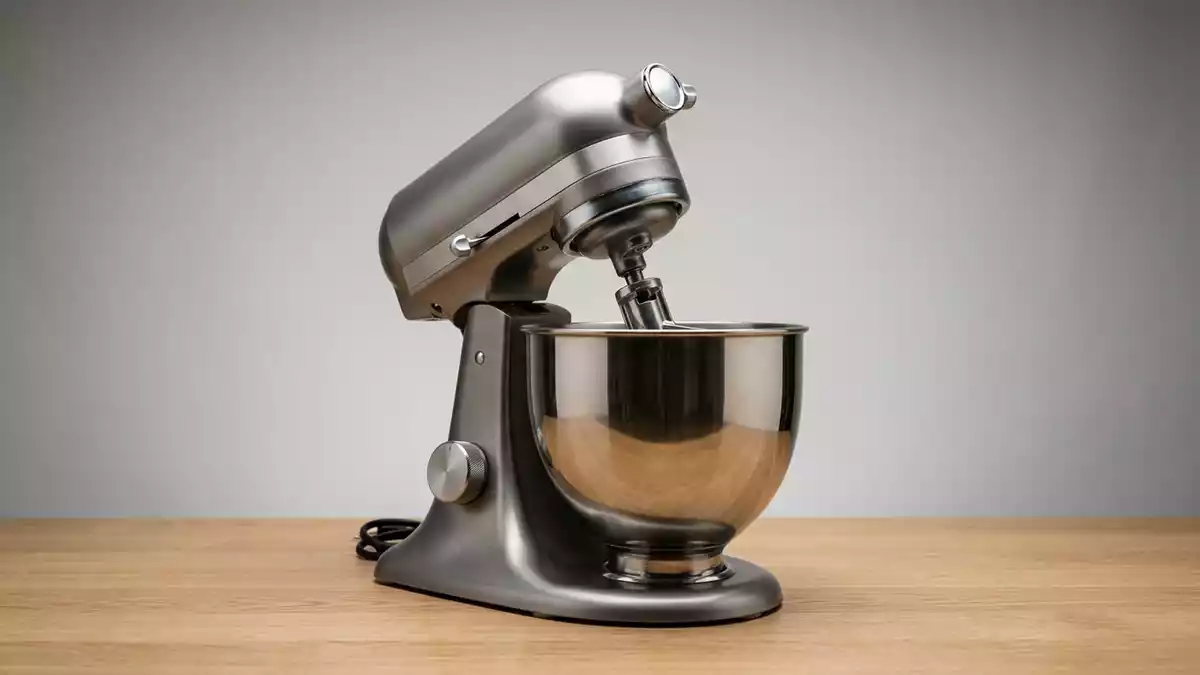 Fotorealistische Studioansicht von Kuechenmaschine in neutraler Produktdarstellung