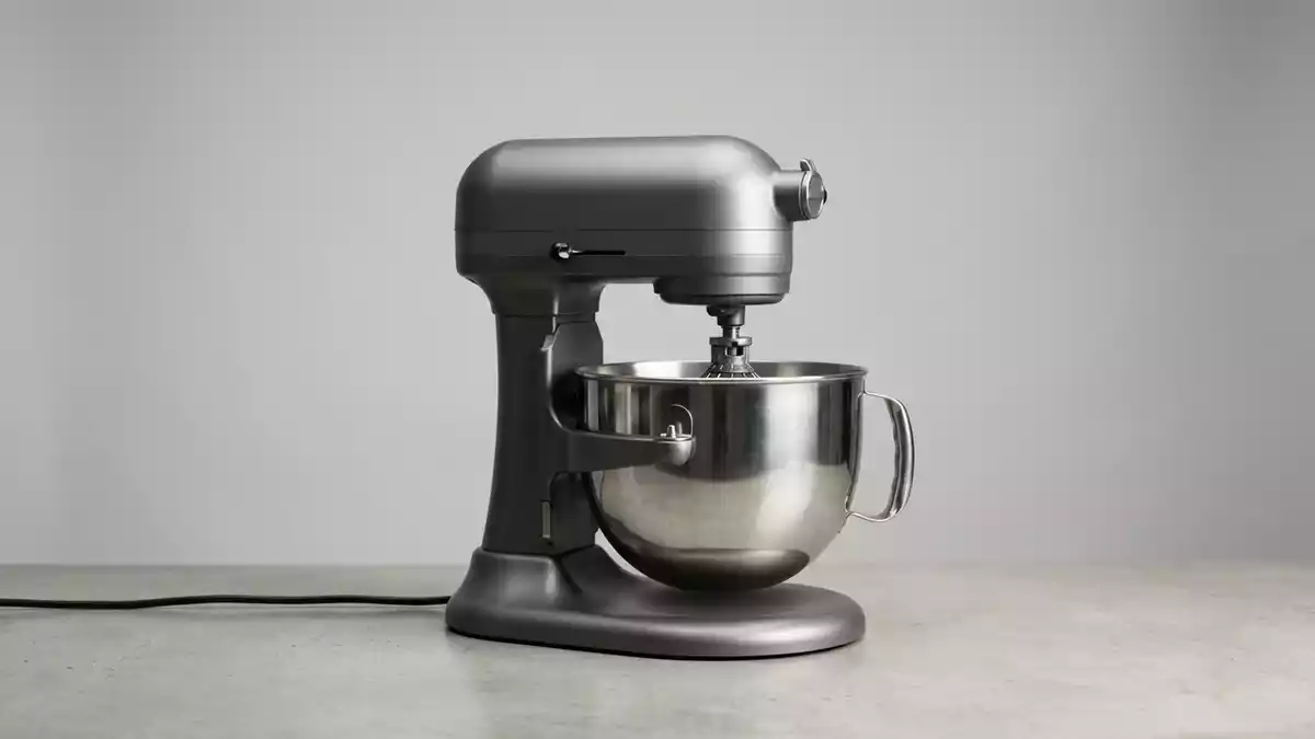 Fotorealistische Studioansicht von Kuechenmaschine in neutraler Produktdarstellung