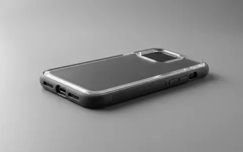 Fotorealistische Studioaufnahme von Telefonschutzhulle zum Thema Spigen Ultra Hybrid Hülle, klare Lichtfuehrung - Foto: THN