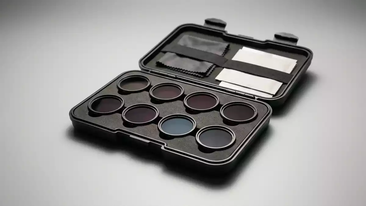 Fotorealistische Studioansicht von Kamerafilter Set in neutraler Produktdarstellung
