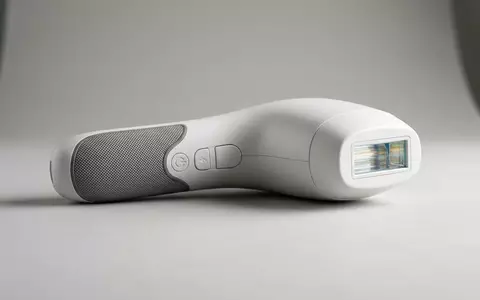 Fotorealistische Studioaufnahme von IPL-Haarentferner zum Thema Braun Silk-expert Pro 3, klare Lichtfuehrung - Foto: THN