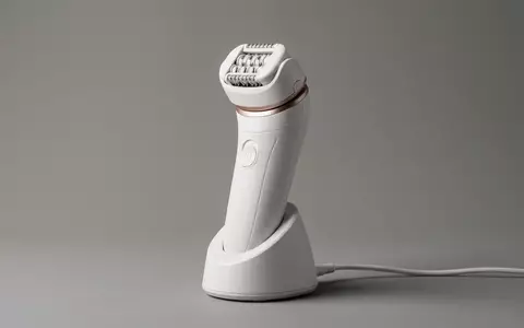 Fotorealistische Studioaufnahme von Epilierer zum Thema Braun Silk-épil 9 Flex, klare Lichtfuehrung - Foto: THN