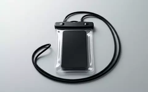 Fotorealistische Studioaufnahme von Wasserdichte Handytasche zum Thema JETech Wasserdicht Handytasche 2er, klare Lichtfuehrung - Foto: THN