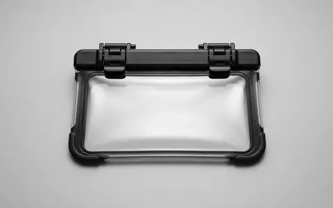 Fotorealistische Studioaufnahme von Handyhuelle zum Thema JETech Wasserdichte Handyhülle iPhone, klare Lichtfuehrung - Foto: THN