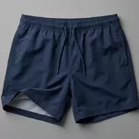 Fotorealistische Studioaufnahme von Badeshorts zum Thema Havaianas Herren Badeshorts Surf, klare Lichtfuehrung - Foto: THN