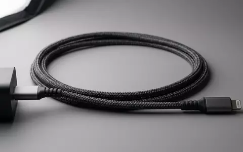Fotorealistische Studioaufnahme von Ladekabel zum Thema Anker USB-C auf USB-C, klare Lichtfuehrung - Foto: THN