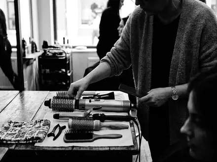 Schwarzweiss-Reportage mit Luftstyler zum Thema Shark FlexStyle Luftstyler &, hoher Kontrast, sachlich dargestellt - Foto: THN