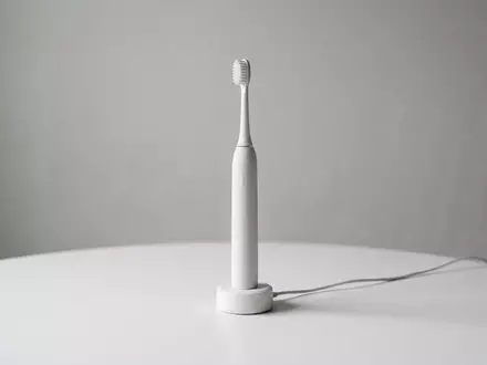 Fotorealistische Studioaufnahme von Elektrische Zahnbuerste zum Thema Oclean X Pro Elite, klare Lichtfuehrung - Foto: THN