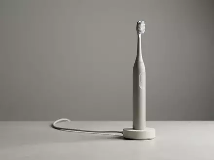 Fotorealistische Studioaufnahme von Elektrische Zahnbuerste zum Thema Oclean Air 2T Ultraschall-Zahnbürste, klare Lichtfuehrung - Foto: THN