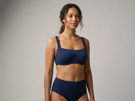 Fotorealistische Studioaufnahme von Bikinioberteil zum Thema Panache Damen Bikini-Oberteil Anya, klare Lichtfuehrung - Foto: THN