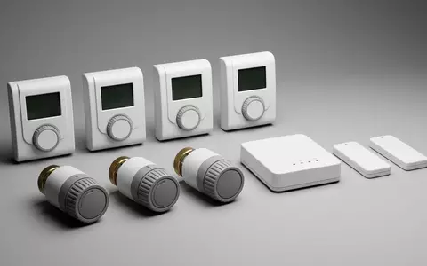 Fotorealistische Studioaufnahme von Heizungssteuerung zum Thema Homematic IP Starter Set, klare Lichtfuehrung - Foto: THN
