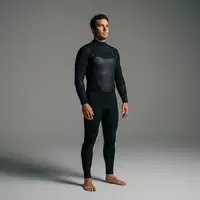 Fotorealistische Studioaufnahme von Neoprenanzug zum Thema Rip Curl Flashbomb 3, klare Lichtfuehrung - Foto: THN