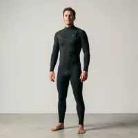 Fotorealistische Studioaufnahme von Neoprenanzug zum Thema Rip Curl Herren Dawn, klare Lichtfuehrung - Foto: THN