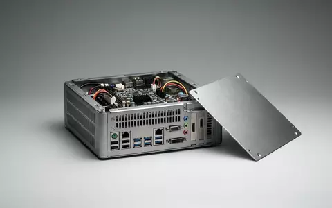 Fotorealistische Studioaufnahme von Entwicklercomputer zum Thema Snapdragon Dev Kit for, klare Lichtfuehrung - Foto: THN