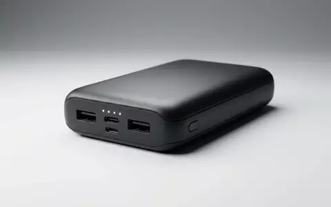 Fotorealistische Studioaufnahme von Powerbank zum Thema Anker 737 Powerbank 24000mAh, klare Lichtfuehrung - Foto: THN