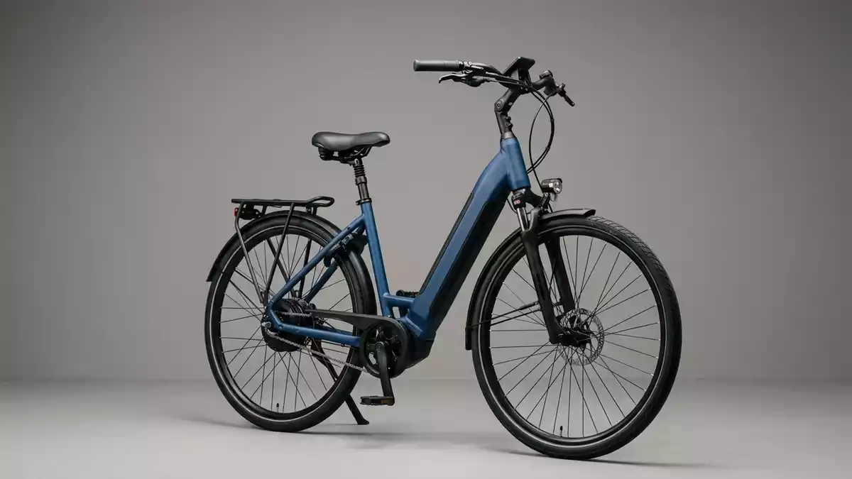 Fotorealistische Studioansicht von Elektro Cityrad in neutraler Produktdarstellung