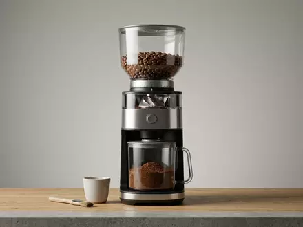 Fotorealistische Studioaufnahme von Kaffeemuehle zum Thema Krups GVX231 Kaffeemühle mit, klare Lichtfuehrung - Foto: THN