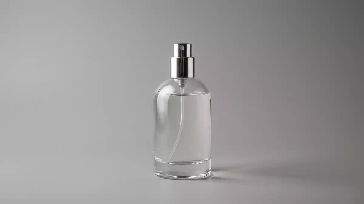 Fotorealistische Studioansicht von Eau de Toilette in neutraler Produktdarstellung