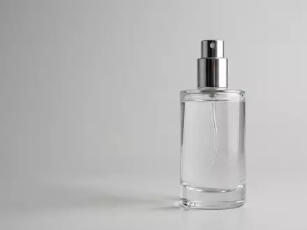 Fotorealistische Studioaufnahme von Eau de Toilette zum Thema Montblanc Legend EdT, klare Lichtfuehrung - Foto: THN