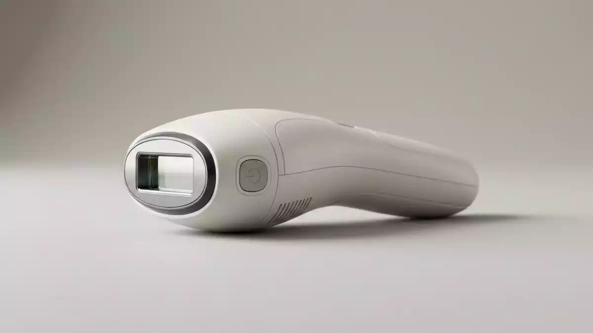 Fotorealistische Studioansicht von Haarentferner in neutraler Produktdarstellung