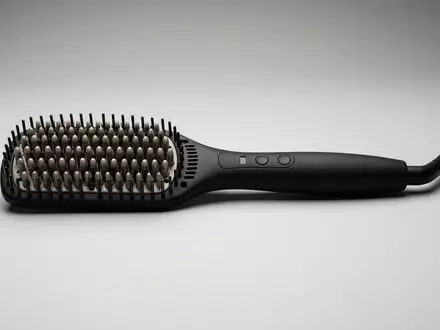 Fotorealistische Studioaufnahme von Heissluftbuerste zum Thema Shark SmoothStyle Heated Brush, klare Lichtfuehrung - Foto: THN