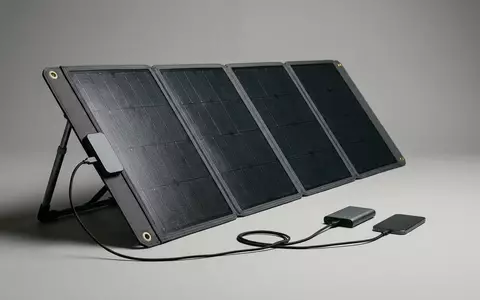 Fotorealistische Studioaufnahme von Faltbares Solarpanel zum Thema Jackery SolarSaga 100W Solarpanel, klare Lichtfuehrung - Foto: THN