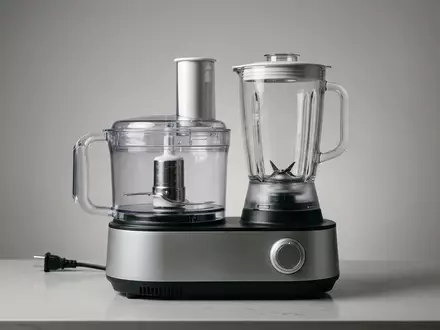 Fotorealistische Studioaufnahme von Kuechenmaschine zum Thema Ninja BN750EU Küchenmaschine 3-in-1, klare Lichtfuehrung - Foto: THN