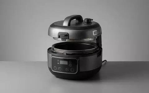 Fotorealistische Studioaufnahme von Kombikocher zum Thema Ninja Speedi Rapid Cooker, klare Lichtfuehrung - Foto: THN