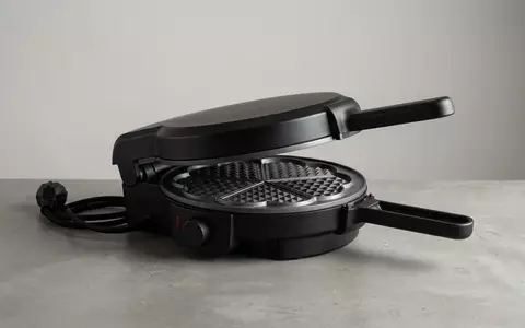 Fotorealistische Studioaufnahme von Herzwaffeleisen zum Thema Clatronic WA 3491 Waffeleisen, klare Lichtfuehrung - Foto: THN