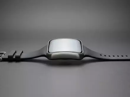 Fotorealistische Studioaufnahme von Smartwatch zum Thema Apple Watch Series 10, klare Lichtfuehrung - Foto: THN