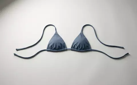 Fotorealistische Studioaufnahme von Triangel Bikinioberteil zum Thema Eres Damen Bikini-Top Duni, klare Lichtfuehrung - Foto: THN