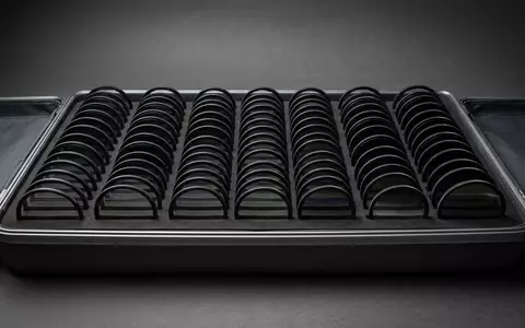 Fotorealistische Studioaufnahme von Objektivfilter zum Thema DJI ND-Filter Set für, klare Lichtfuehrung - Foto: THN