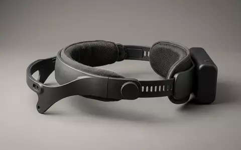 Fotorealistische Studioaufnahme von Akku-Kopfband zum Thema Meta Quest 3 Elite, klare Lichtfuehrung - Foto: THN