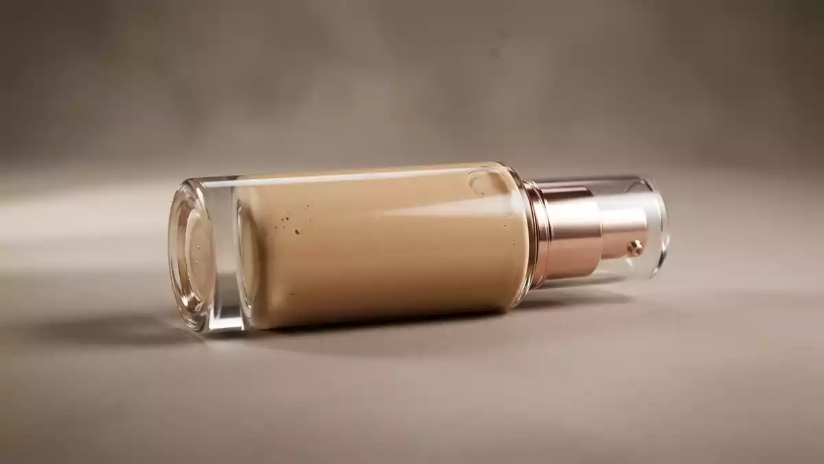 Fotorealistische Studioansicht von Foundation in neutraler Produktdarstellung, neutral