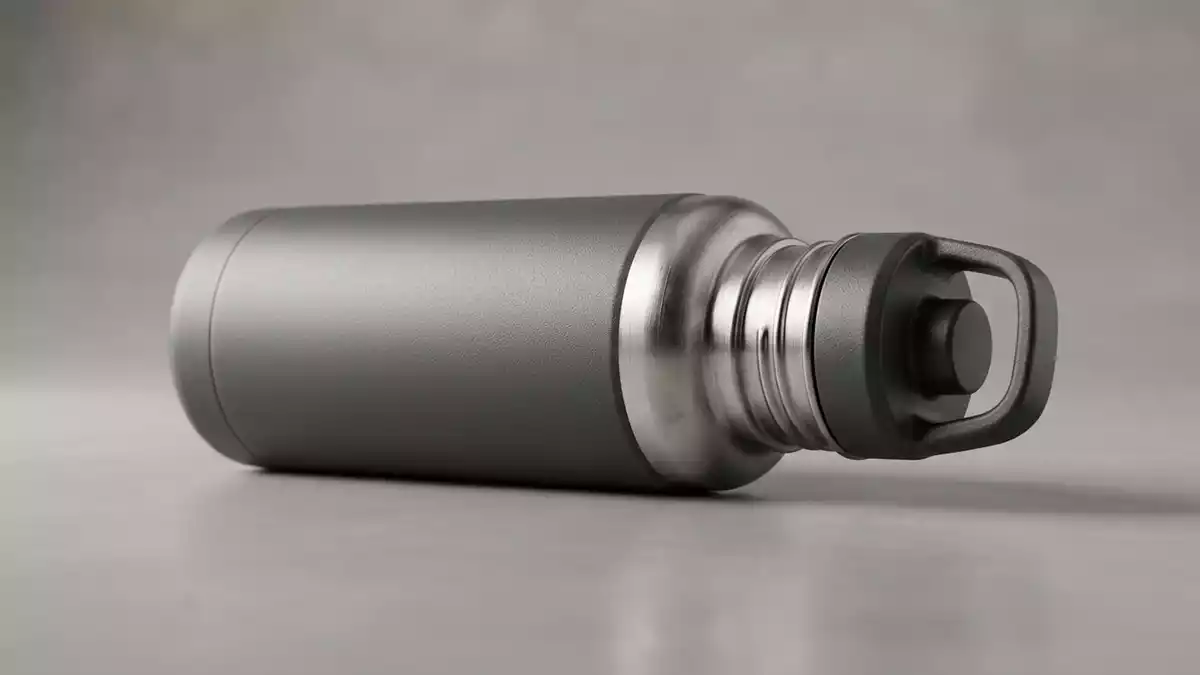 Fotorealistische Studioansicht von Edelstahl-Trinkflasche in neutraler Produktdarstellung