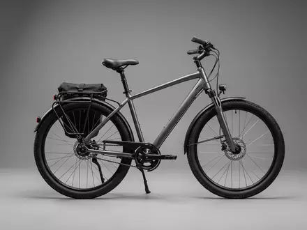 Fotorealistische Studioaufnahme von Trekkingrad zum Thema Scott Sub Cross 40, klare Lichtfuehrung - Foto: THN