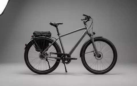 Fotorealistische Studioaufnahme von Trekkingrad zum Thema Scott Sub Cross 40, klare Lichtfuehrung - Foto: THN