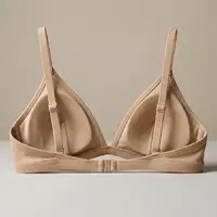 Fotorealistische Studioaufnahme von Bikinioberteil zum Thema Seafolly Damen Triangel-Bikini-Top Active, klare Lichtfuehrung - Foto: THN