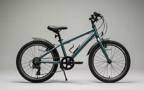 Fotorealistische Studioaufnahme von Kinderfahrrad zum Thema Puky LS Pro 24-3, klare Lichtfuehrung - Foto: THN
