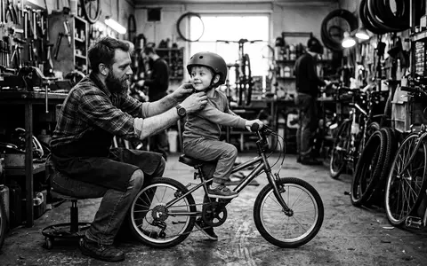 Schwarzweiss-Reportage mit Kinderfahrrad zum Thema Puky LS Pro 24-3, hoher Kontrast, sachlich dargestellt - Foto: THN