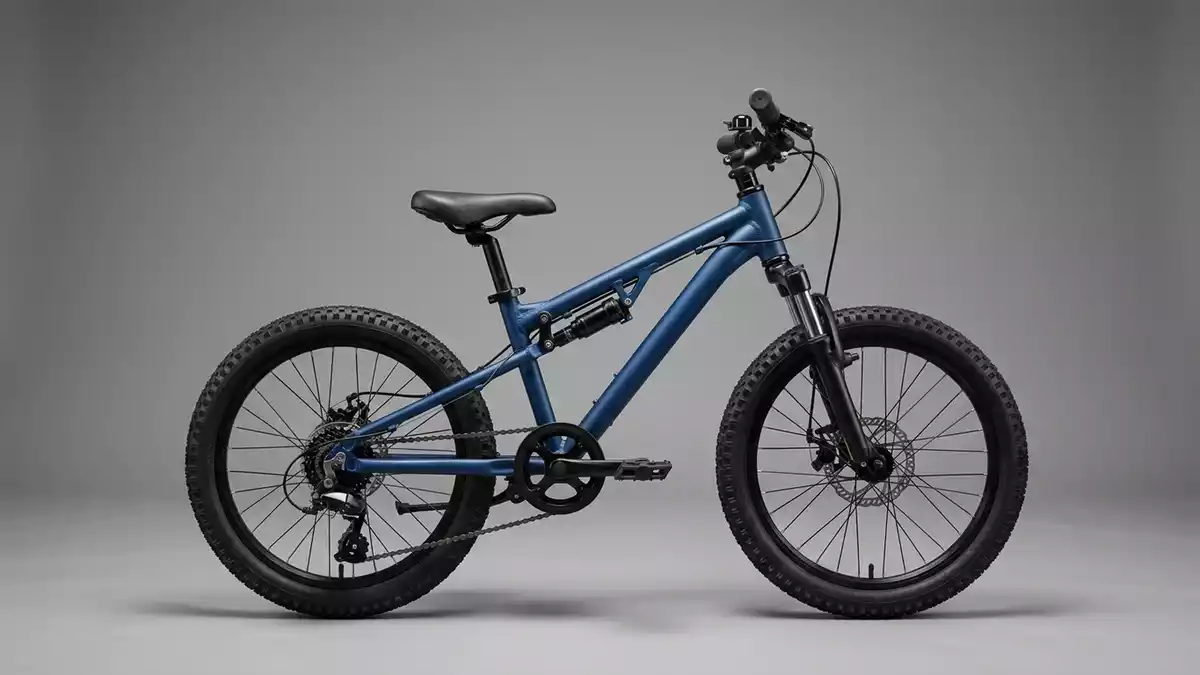 Fotorealistische Studioansicht von Kinder-Mountainbike in neutraler Produktdarstellung