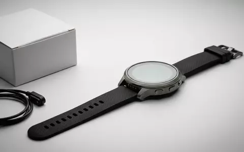 Fotorealistische Studioaufnahme von Smartwatch zum Thema Garmin Venu 3 Smartwatch, klare Lichtfuehrung - Foto: THN