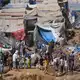 Viele einheimische Helfer haben ebenfalls ihr Zuhause oder Angehörige verloren. (Archivbild) - Bild: Abdel Kareem Hana/AP/dpa