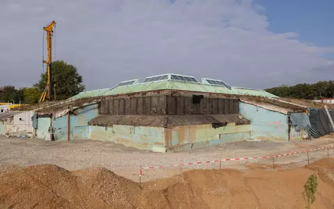 Ein geplanter Erweiterungsbau der Mack-Pyramide ist für die Stiftung Denkmalschutz ein Negativbeispiel. (Archivbild) - Foto: Rolf Vennenbernd/dpa