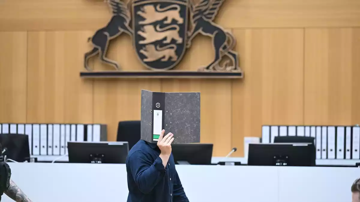 Zwei Ukrainer sprach das Oberlandesgericht Stuttgart frei. - Bild: Marijan Murat/dpa