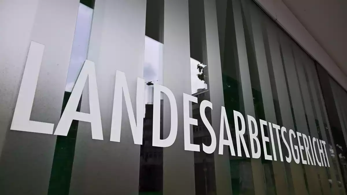 Urteil des Landesarbeitsgerichts zu Lohnunterschieden bei Daimler Truck. (Archivbild) - Bild: Bernd Weißbrod/dpa