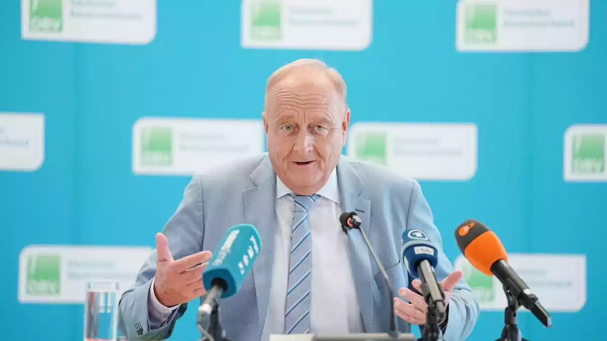 Bauernpräsident Rukwied fordert Soforthilfen der Bundesregierung. - Bild: Kay Nietfeld/dpa