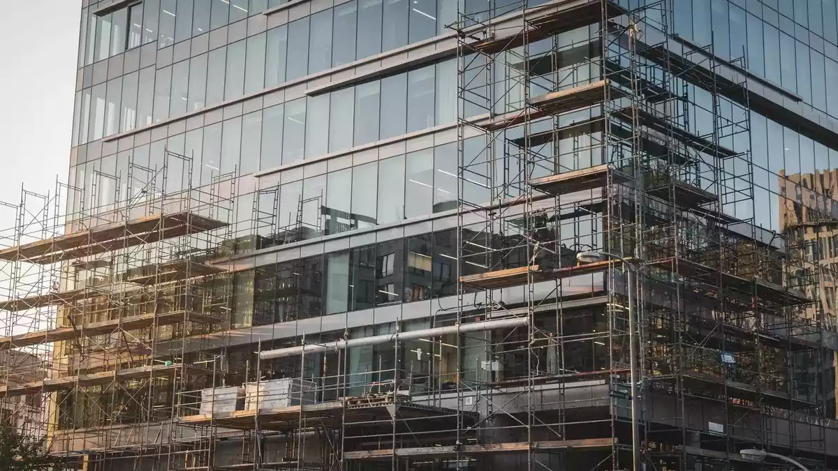 Branicks Group Restructuring Advances but Shares Plunge 54% in 2025