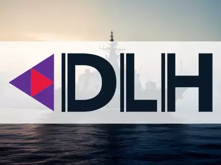 Abstrakte Darstellung maritimer Logistik und Verteidigung mit einem modernen Schiffssilhouetten-Motiv bei Dämmerung. - Foto: über boerse-global.de