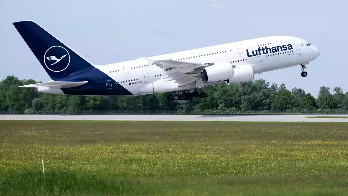 Lufthansa betreibt ihre A380-Flotte in München. (Symbolfoto)   - Bild: Sven Hoppe/dpa